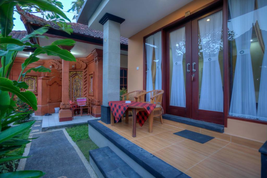Kesumasari Beach Hotel Sanur Rum bild